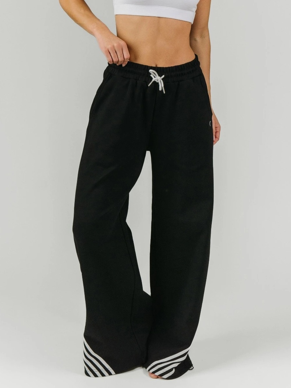 NWT Black Retreat Trifecta Wide Leg Joggers